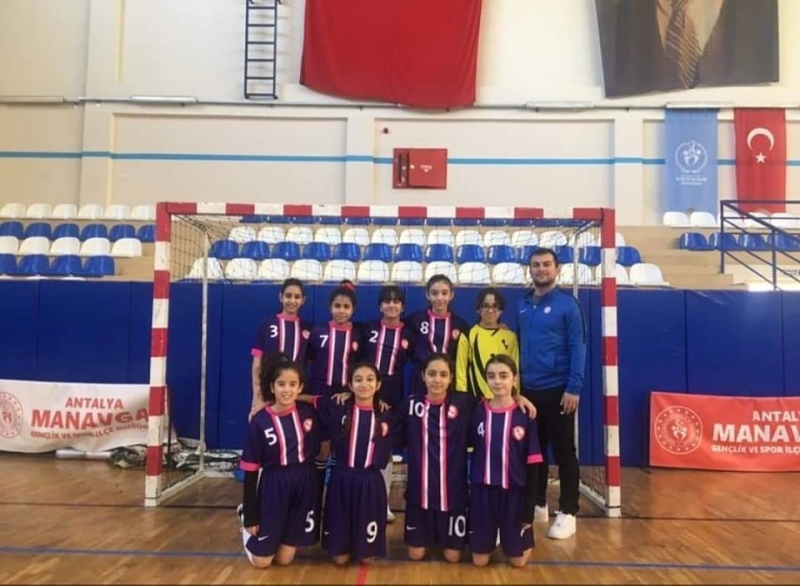 KÜÇÜK ERKEK VE KIZ FUTSAL TAKIMIMIZ BİR ÜST TURA YÜKSELDİ!